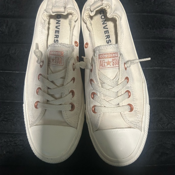 Women’s converse - Picture 1 of 4